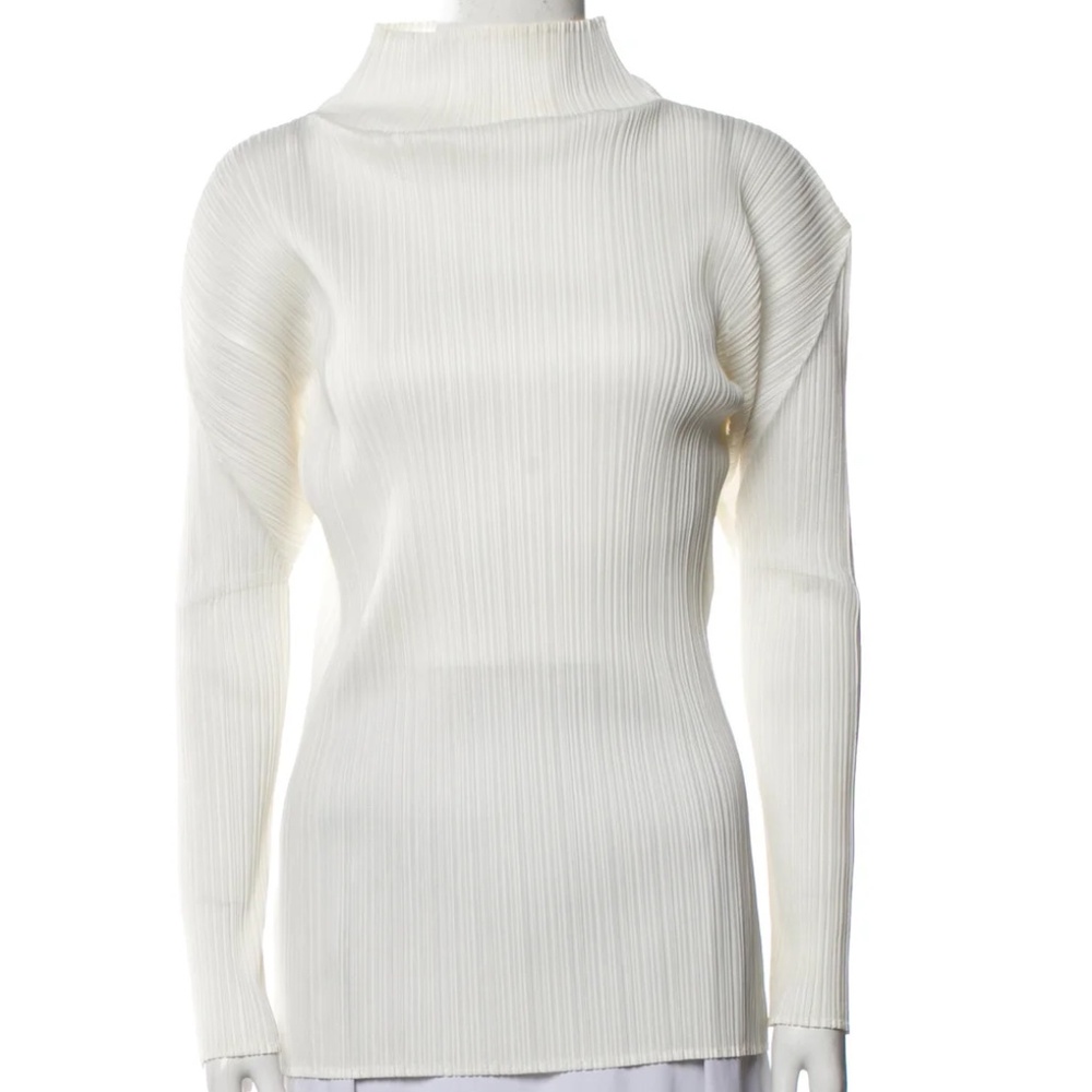 Pleats pleats Issey Miyake white top